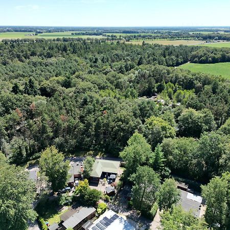Gezellig Chalet Met 2 Slaapkamers Aan Bosrand Erm Esterno foto